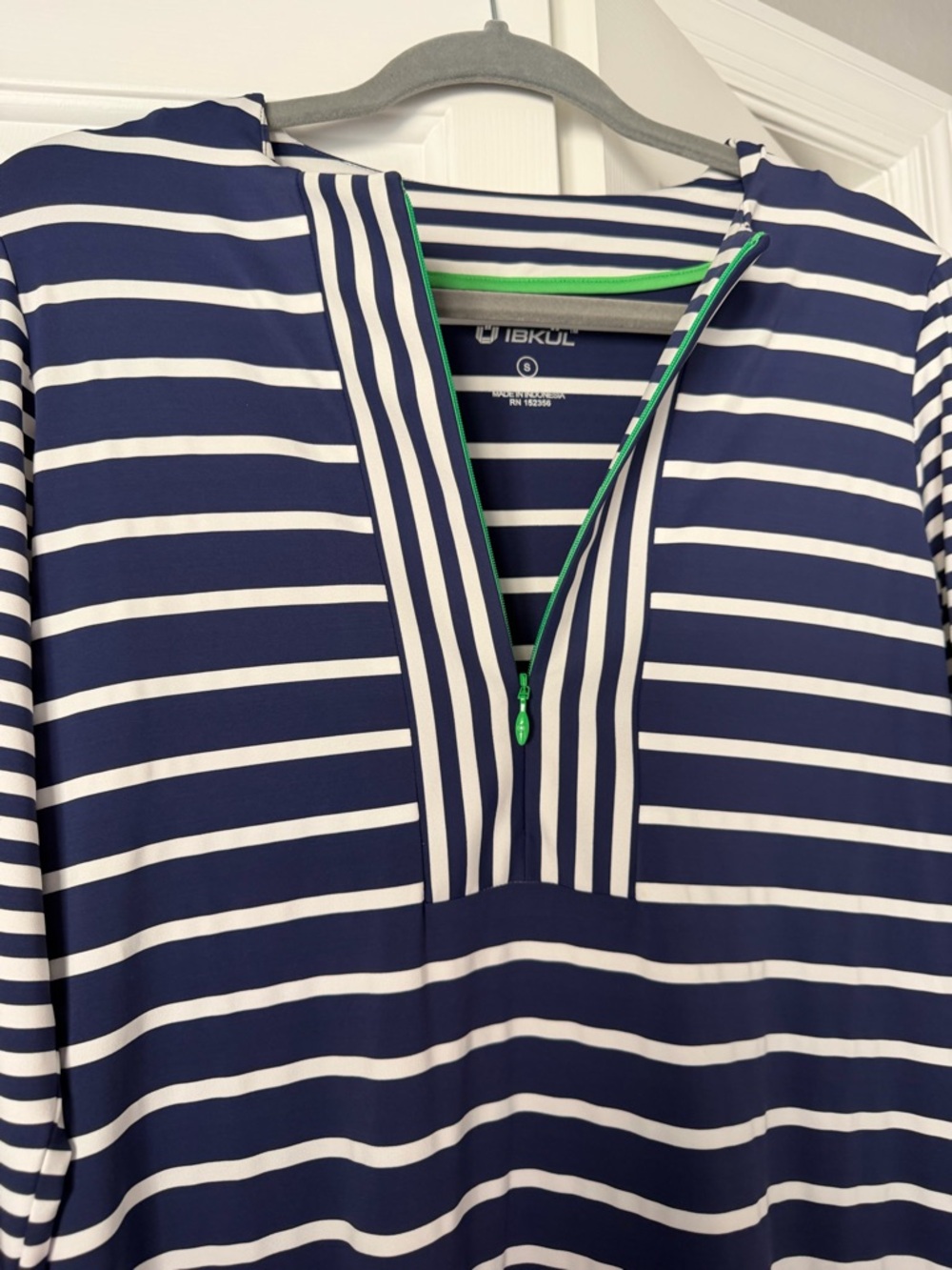 IBKUL UPF 50 Stripe Dress Blue White Zip Neck Golf Tennis Grosgrain Bow Cuffs - Picture 7 of 8